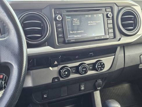 Used 2017 Toyota Tacoma SR5 image 9