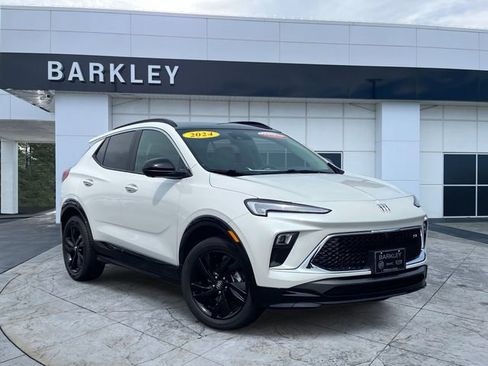 Certified 2024 Buick Encore GX Sport Touring w/ Comfort Package FWD image 1