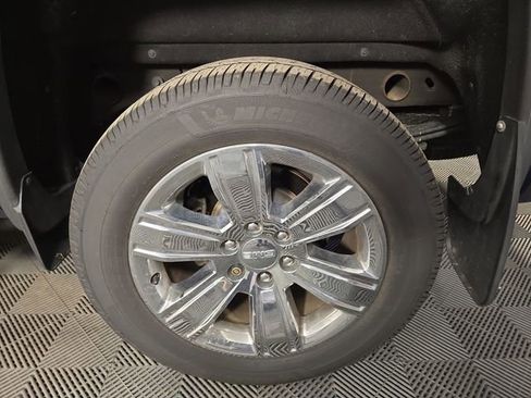 Used 2018 GMC Sierra 1500 SLT AWD/4WD image 11