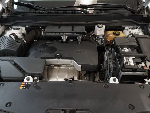 Used 2018 Buick Envision Essence image 39