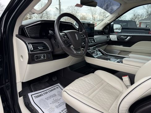 Used 2023 Lincoln Navigator L Black Label AWD/4WD image 11