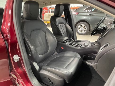 Used 2016 Chrysler 200 Limited Platinum image 23