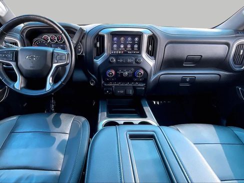 Used 2021 Chevrolet Silverado 1500 LT Trail Boss w/ Convenience Package II AWD/4WD image 16