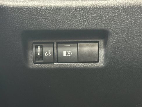 Used 2024 Toyota RAV4 XLE FWD image 34