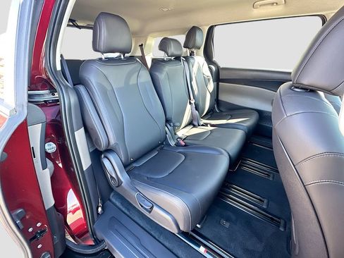 New 2026 Kia Carnival image 28