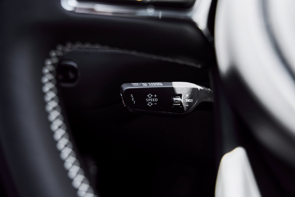 Used 2024 Bentley Bentayga AWD/4WD image 57