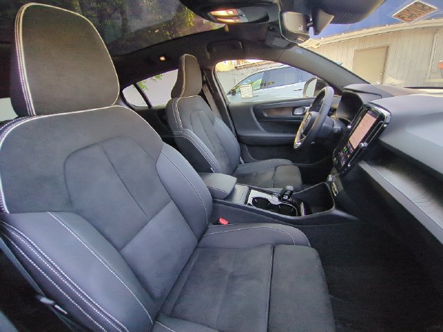 Used 2023 Volvo C40 P8 Recharge Plus w/ Climate Package AWD/4WD image 30