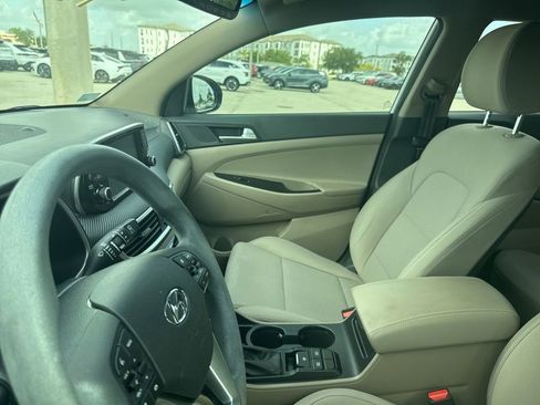 Used 2019 Hyundai Tucson Sport FWD image 9