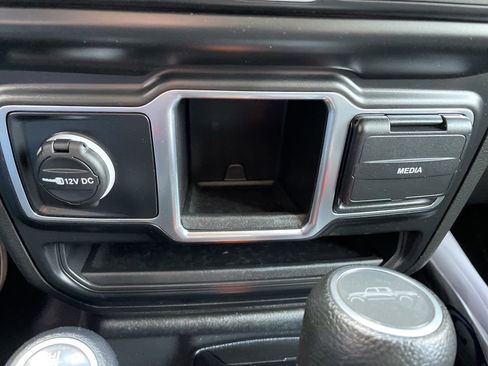 Used 2022 Jeep Gladiator Sport image 19