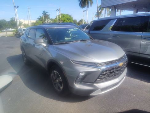 Used 2025 Chevrolet Blazer LT FWD image 5