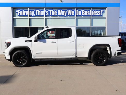 Used 2023 GMC Sierra 1500 Elevation w/ LPO, Elevation Black Package AWD/4WD image 7