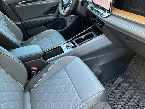New 2026 Volkswagen Tiguan SEL R-Line AWD/4WD image 16