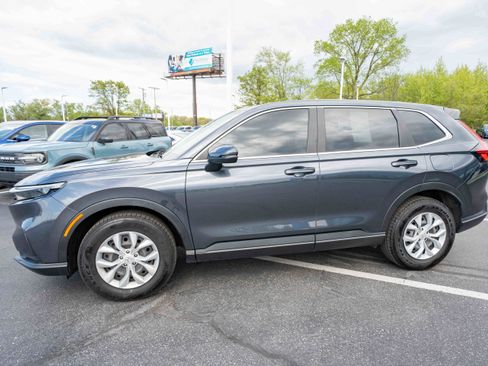 Certified 2023 Honda CR-V LX image 3