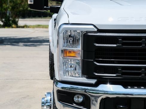 Used 2023 Ford F350 XL w/ XL Driver Assist Package AWD/4WD image 5