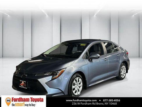 Used 2025 Toyota Corolla LE FWD image 4