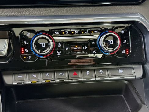 Used 2024 GMC Sierra 1500 Denali image 16