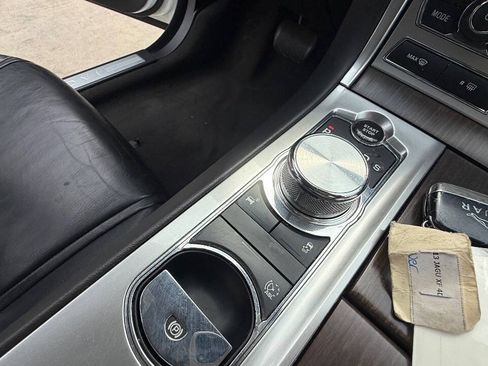 Used 2013 Jaguar XF RWD image 87