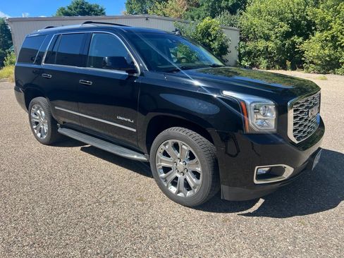 Used 2018 GMC Yukon Denali w/ Open Road Package AWD/4WD image 10