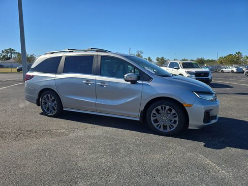New 2026 Honda Odyssey Touring image 2