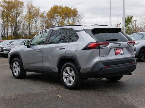Used 2019 Toyota RAV4 LE image 5