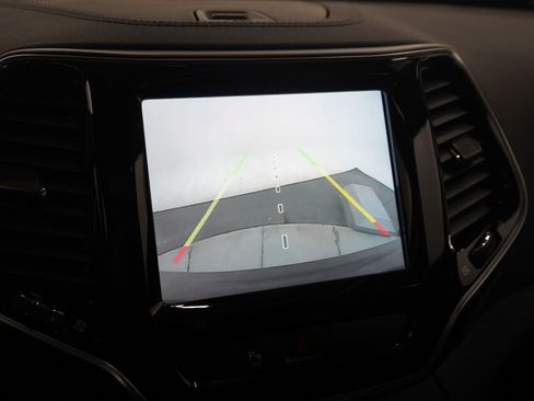 Used 2020 Jeep Cherokee Limited w/ Trailer Tow Group image 27