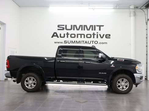 Used 2022 RAM 2500 Laramie AWD/4WD image 1