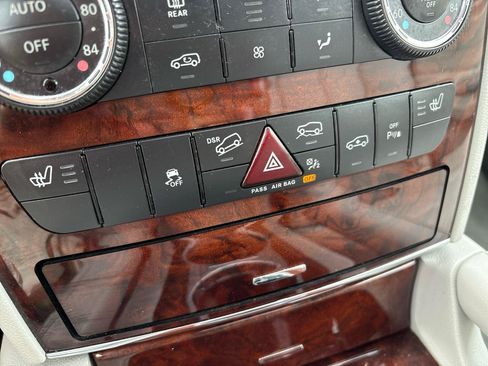 Used 2012 Mercedes-Benz GL 450 4MATIC image 26