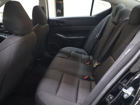 Used 2025 Nissan Altima 2.5 SV FWD image 15