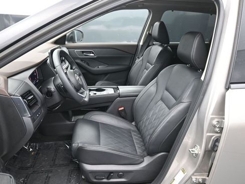 Used 2023 Nissan Rogue Platinum w/ Platinum Premium Package FWD image 10