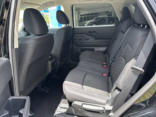 Used 2025 Nissan Pathfinder S FWD image 27