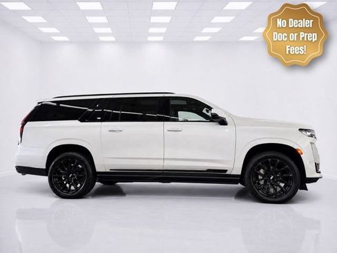 Used 2023 Cadillac Escalade ESV Sport Platinum w/ LPO, ONYX Package AWD/4WD image 2