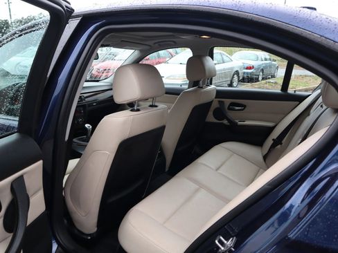 Used 2011 BMW 328i Sedan RWD image 11