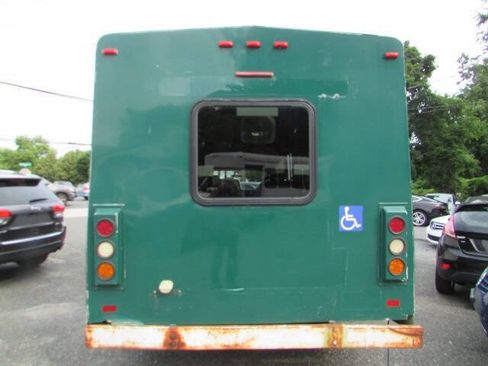 Used 2013 Ford E-450 and Econoline 450 Super Duty w/ Shuttle Bus Prep Pkg RWD image 5
