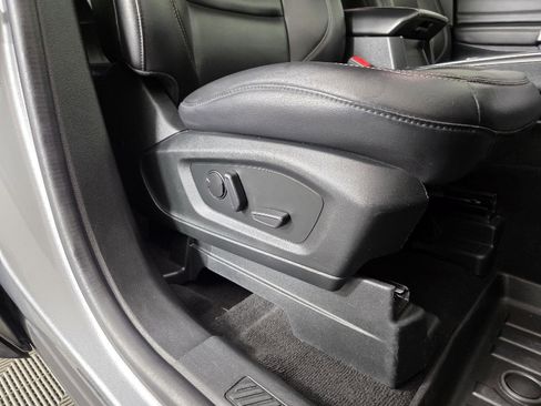 Used 2023 Ford Explorer XLT w/ Equipment Group 202A image 24