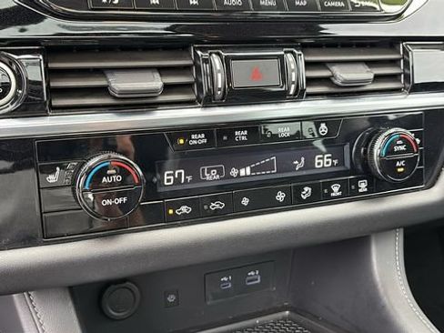 Certified 2023 Nissan Pathfinder SL w/ SL Premium Package AWD/4WD image 18