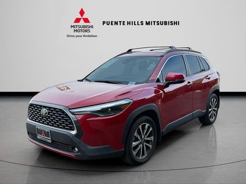 Used 2022 Toyota Corolla Cross XLE w/ Black Badges Package (TMS) image 1