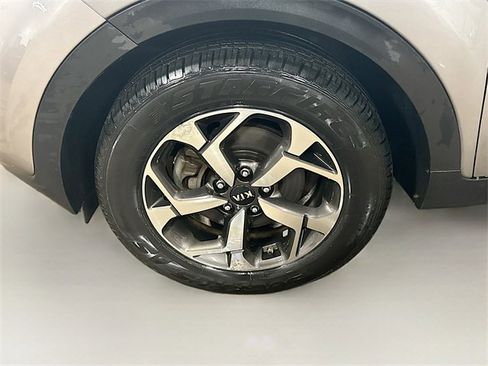 Used 2020 Kia Sportage LX image 10