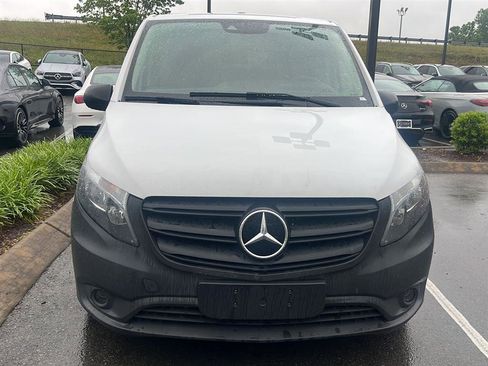 Used 2023 Mercedes-Benz Metris Passenger image 2