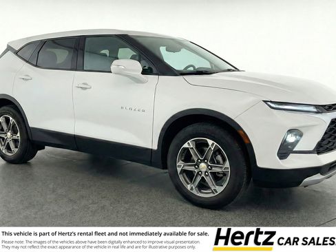 Used 2025 Chevrolet Blazer LT FWD image 1