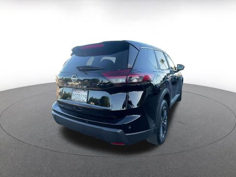 Used 2025 Nissan Rogue SV image 14