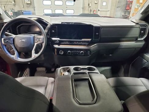 Used 2024 Chevrolet Silverado 1500 LT Trail Boss w/ LPO, Dark Essentials Package image 11