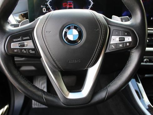 Used 2025 BMW X5 xDrive50e image 12