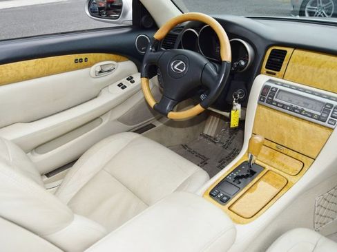 Used 2003 Lexus SC 430 Convertible RWD image 34