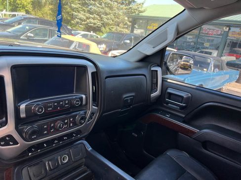 Used 2015 GMC Sierra 1500 SLT w/ SLT Preferred Package AWD/4WD image 8