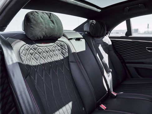 Used 2023 Bentley Flying Spur V8 AWD/4WD image 45