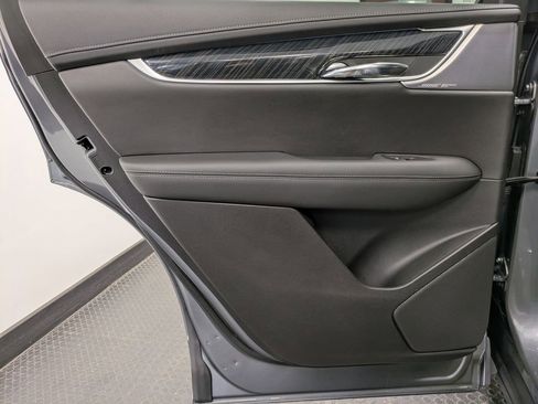 Used 2020 Cadillac XT6 Premium Luxury image 36