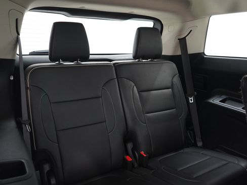 Used 2022 GMC Acadia Denali w/ Denali Ultimate Package image 13