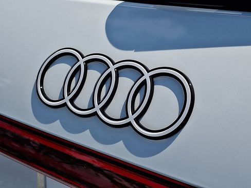 Used 2025 Audi Q5 Premium AWD/4WD image 30