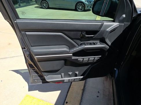 Used 2025 Toyota Tacoma SR5 image 12