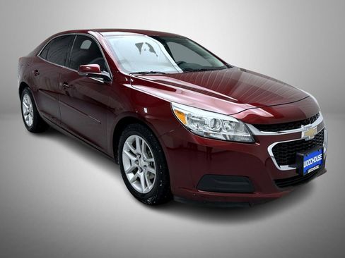 Used 2015 Chevrolet Malibu LT w/ Power Convenience Package image 3